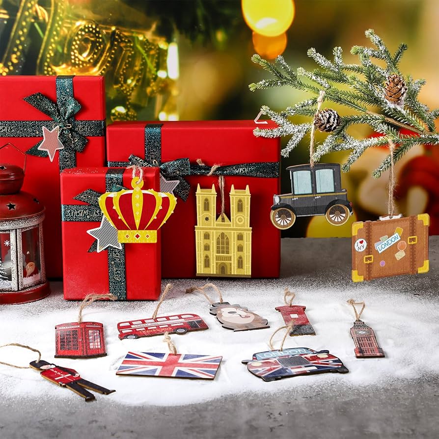 イギリス　アンティークミニオプジェ　11個 3点あり！ガラスカットが素敵なウォータージャグ（高さ13.5cm